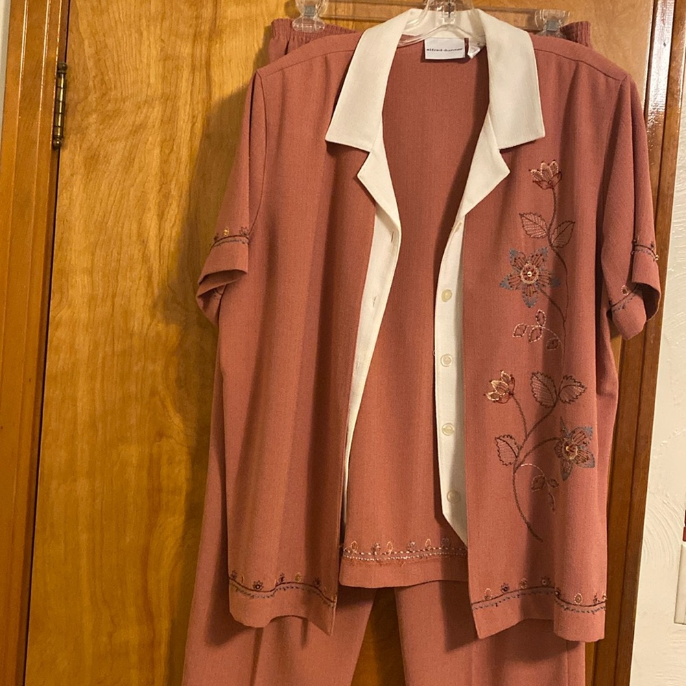 Alfred Dunner 2 piece suit